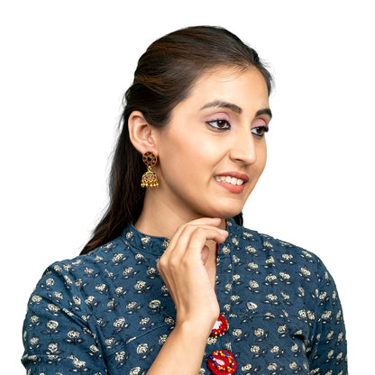Traditional Indian Temple jewellery inspired Matte Medium size Gold-Plated Jhumka Medium Size Earrings with Kundan & Pearl for (Brides)(SJE.318)